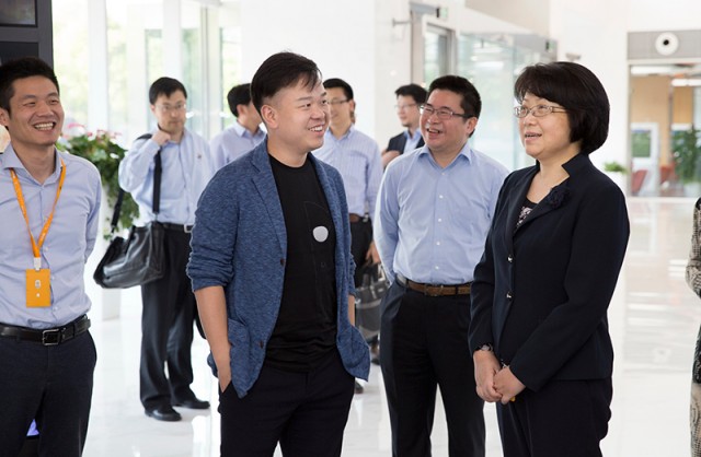 上海市副市长翁铁慧一行到访游族 林奇提出多领域全球化布局构想