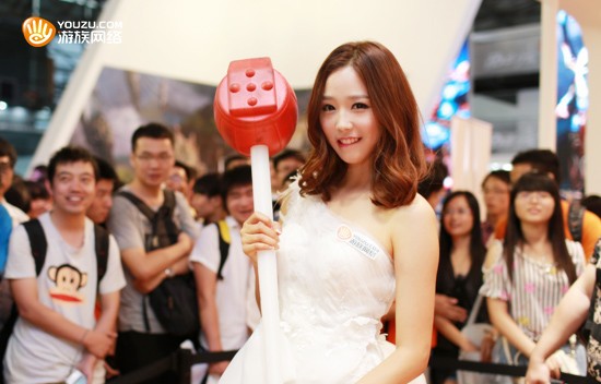 图6 雪糕校花玩大锤机